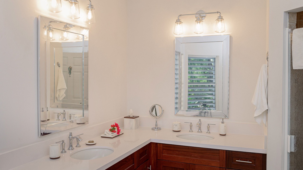 Photo of Bathroom in Leeward Settlement