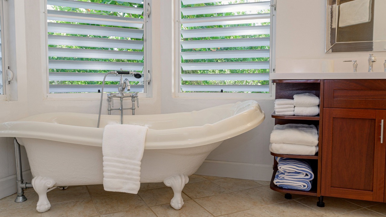 Photo of Bathroom in Leeward Settlement