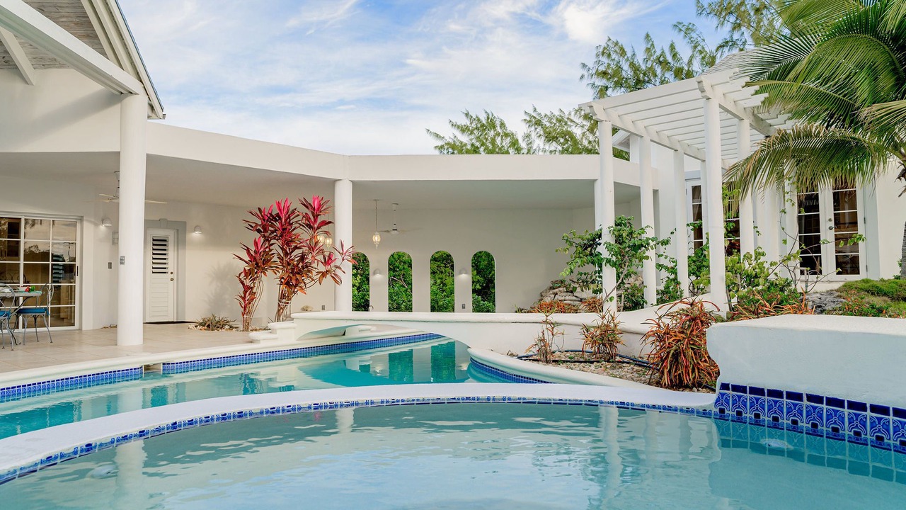 Photo of Outdoor in Leeward Settlement
