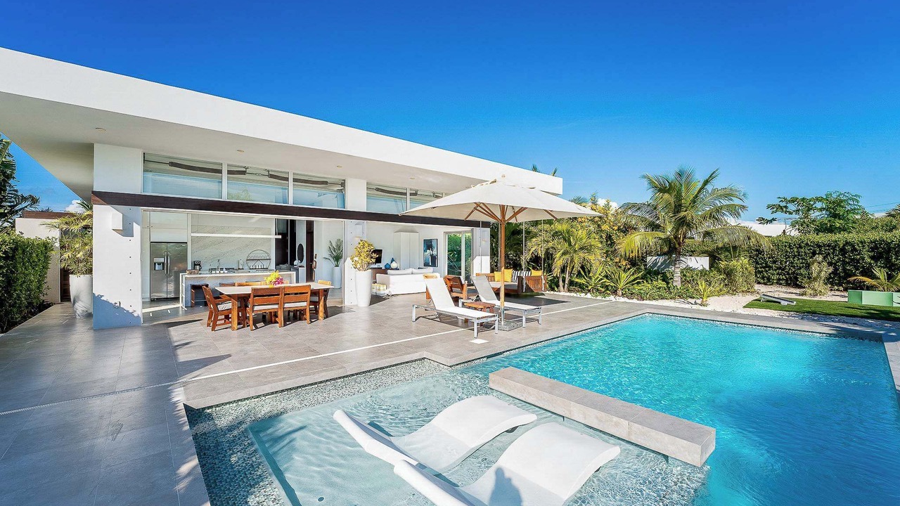 Photo of Outdoor in Long Bay Hills