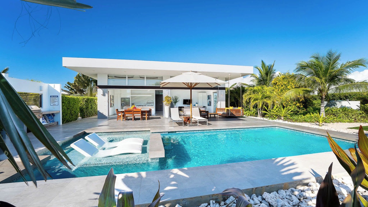 Photo of Outdoor in Long Bay Hills