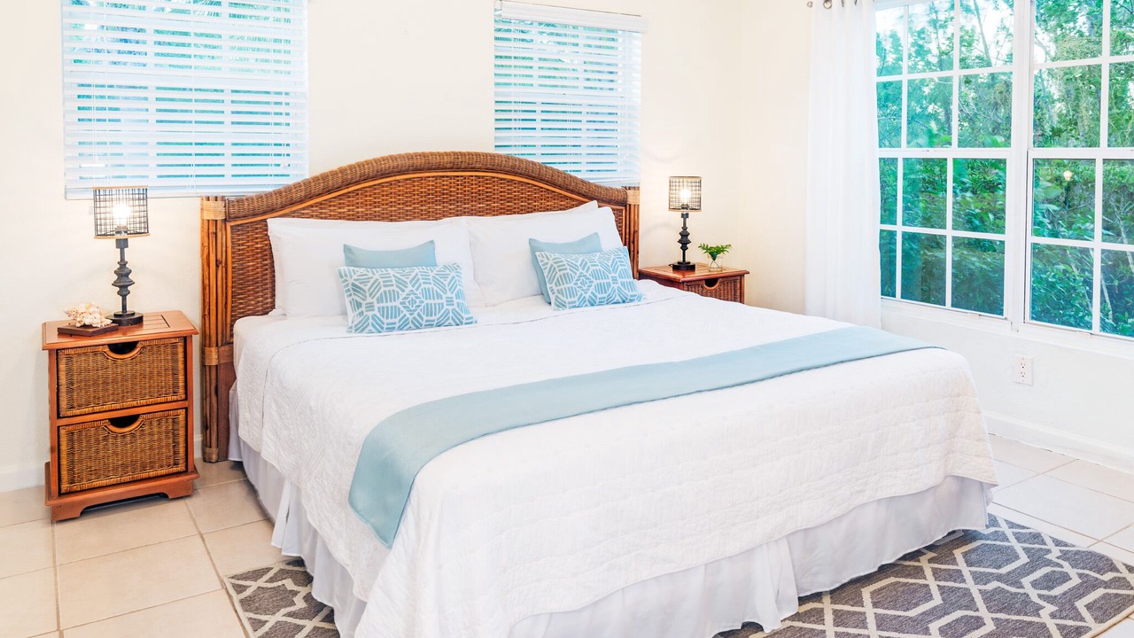 Photo of Bedroom in Leeward Settlement
