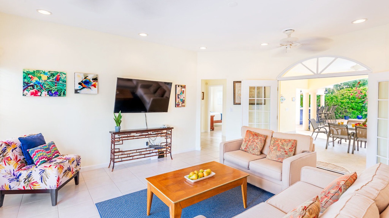 Photo of Livingroom in Leeward Settlement