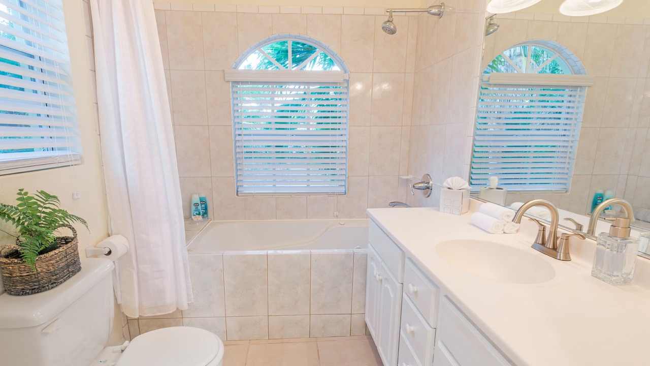 Photo of Bathroom in Leeward Settlement