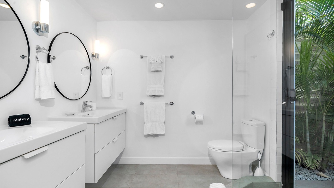 Photo of Bathroom in Grace Bay West