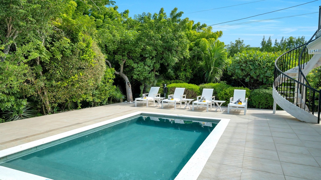 Photo of Outdoor in Grace Bay West