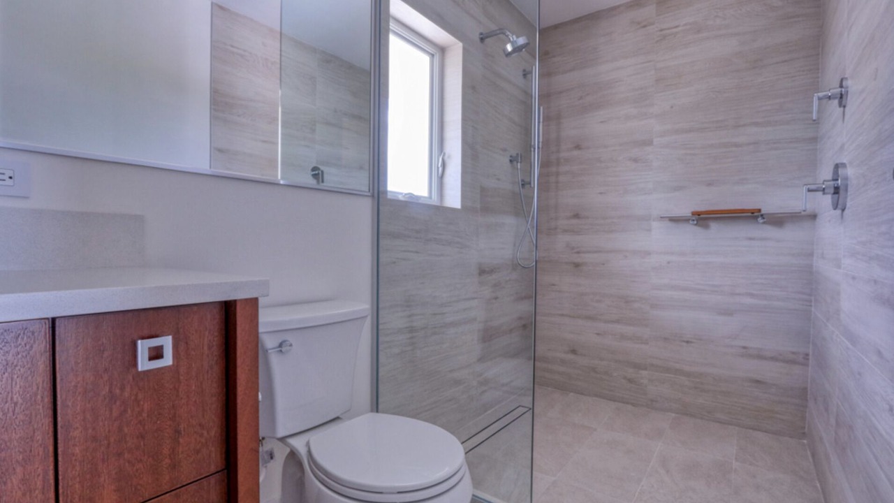 Photo of Bathroom in Long Bay Hills