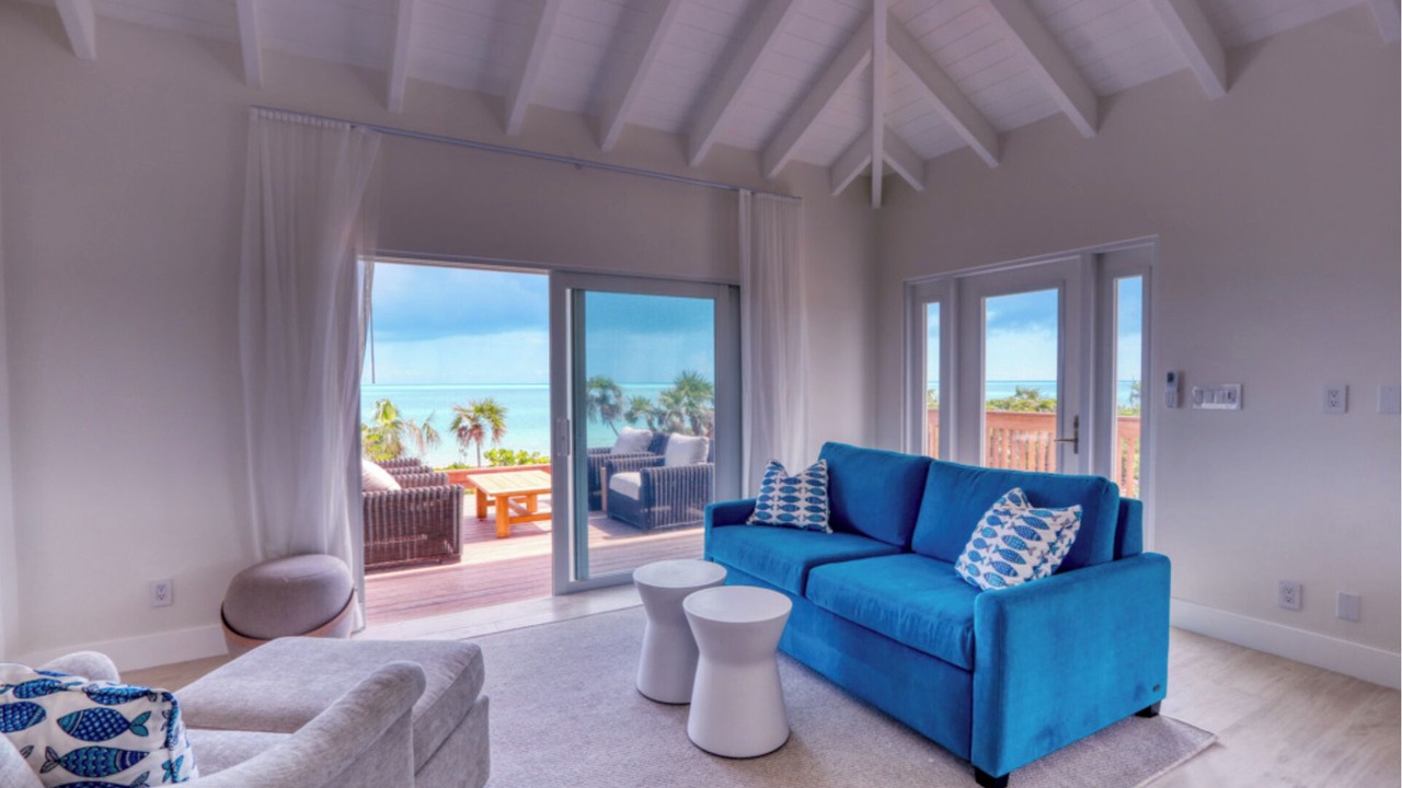 Photo of Livingroom in Long Bay Hills