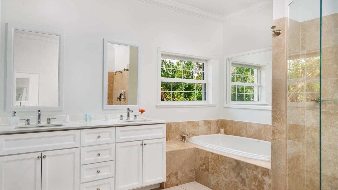 Photo of Bathroom in Leeward Settlement