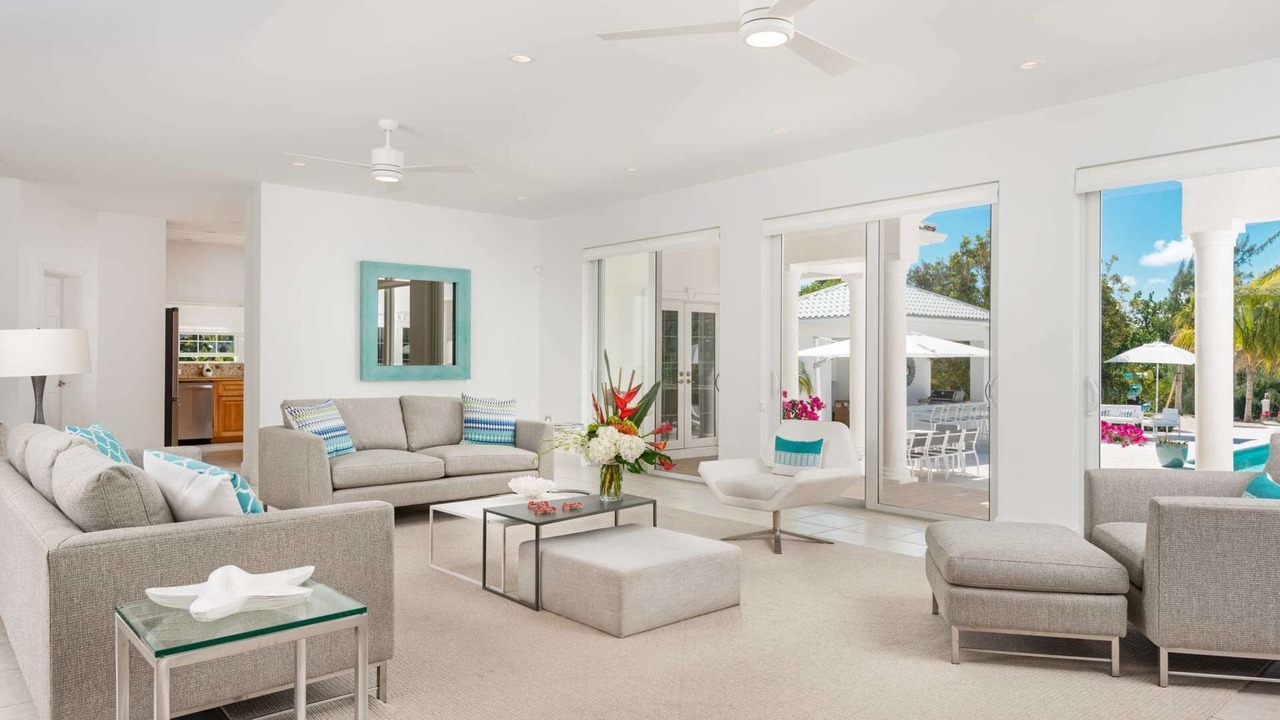 Photo of Livingroom in Leeward Settlement