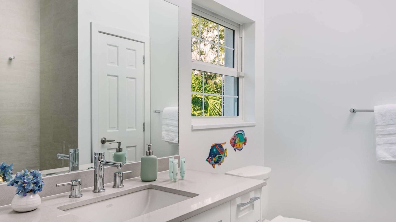 Photo of Bathroom in Leeward Settlement
