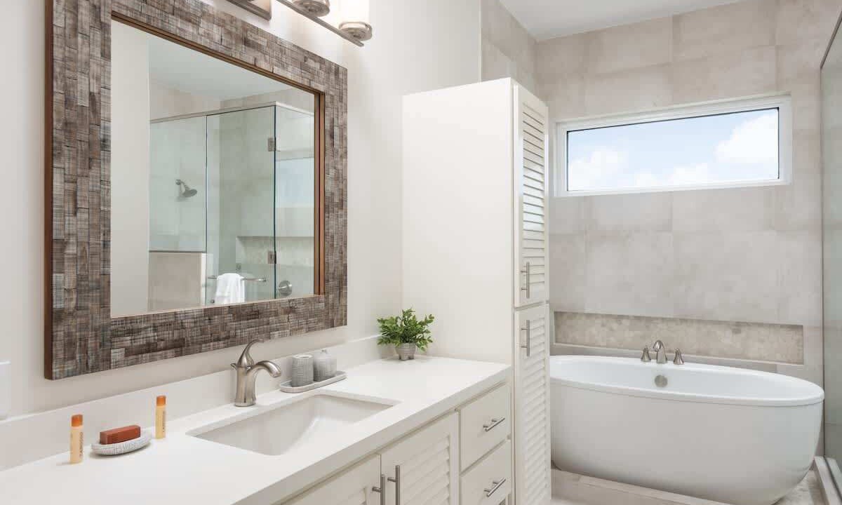 Photo of Bathroom in Leeward Settlement