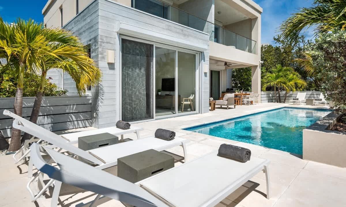 Photo of Patio Balcony in Leeward Settlement