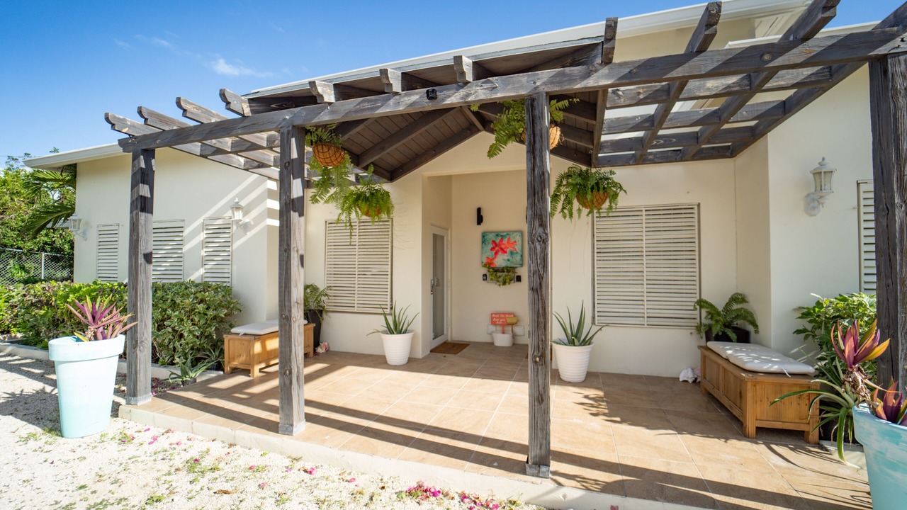 Photo of Patio Balcony in Grace Bay