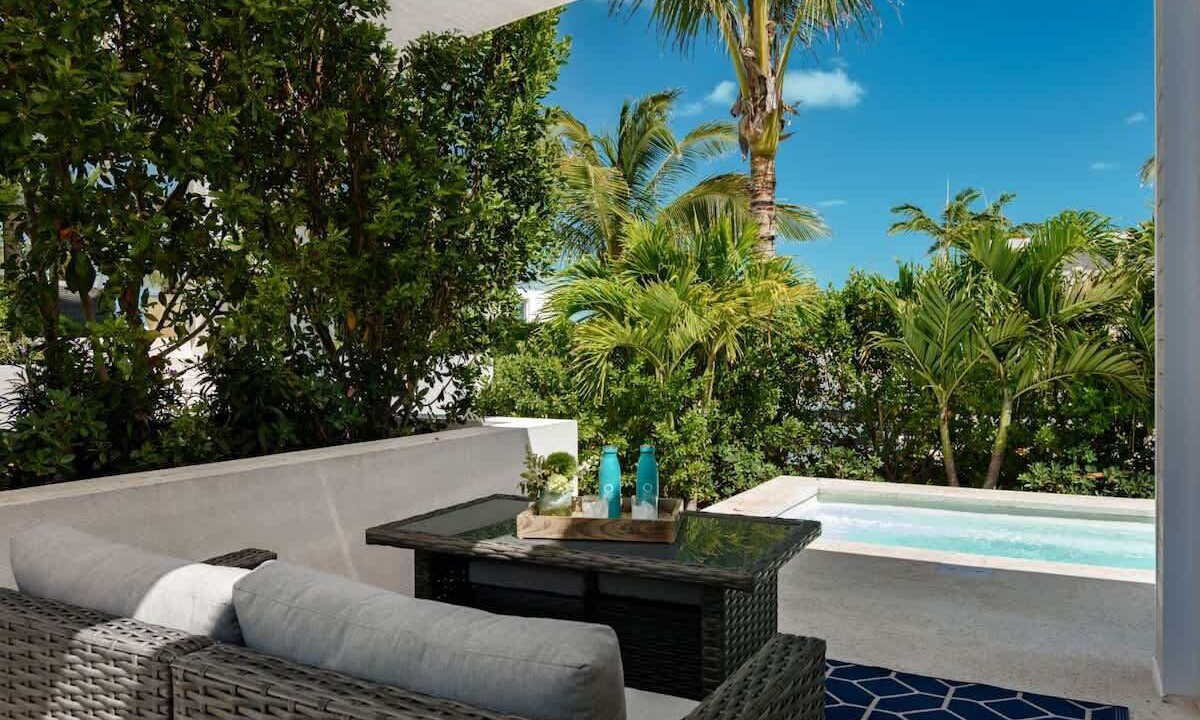 Photo of Patio Balcony in Leeward Settlement