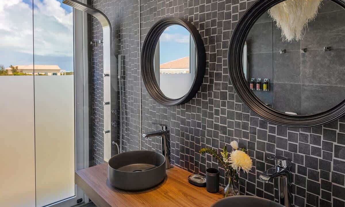 Photo of Bathroom in Leeward Settlement