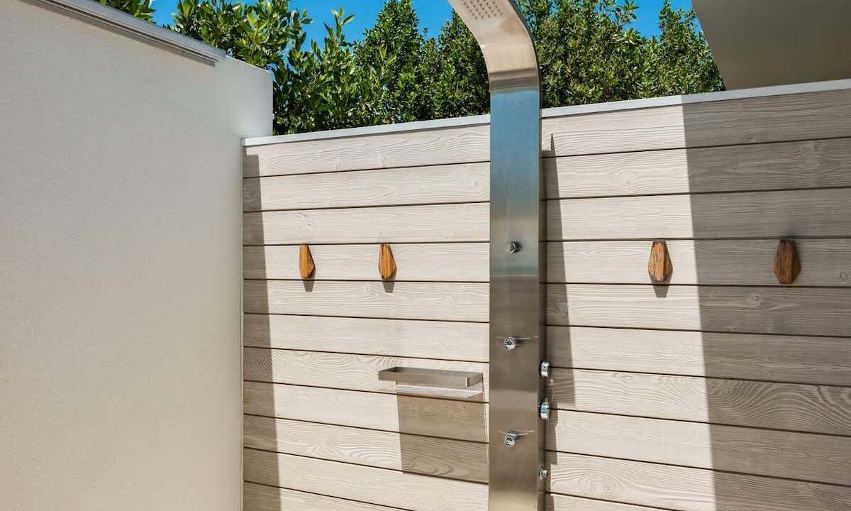 Photo of Patio Balcony in Leeward Settlement