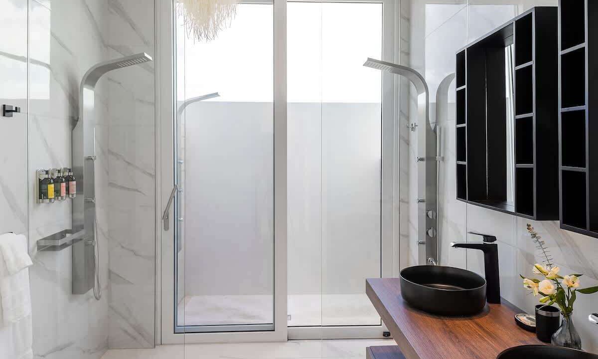 Photo of Bathroom in Leeward Settlement