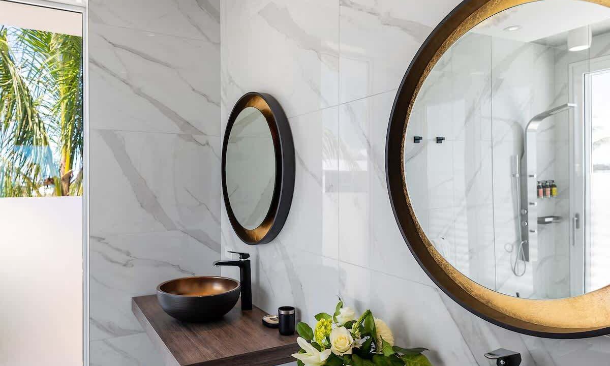 Photo of Bathroom in Leeward Settlement