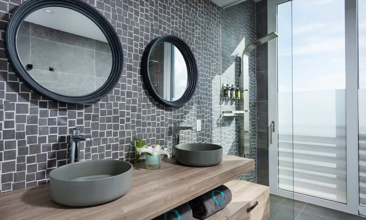 Photo of Bathroom in Leeward Settlement