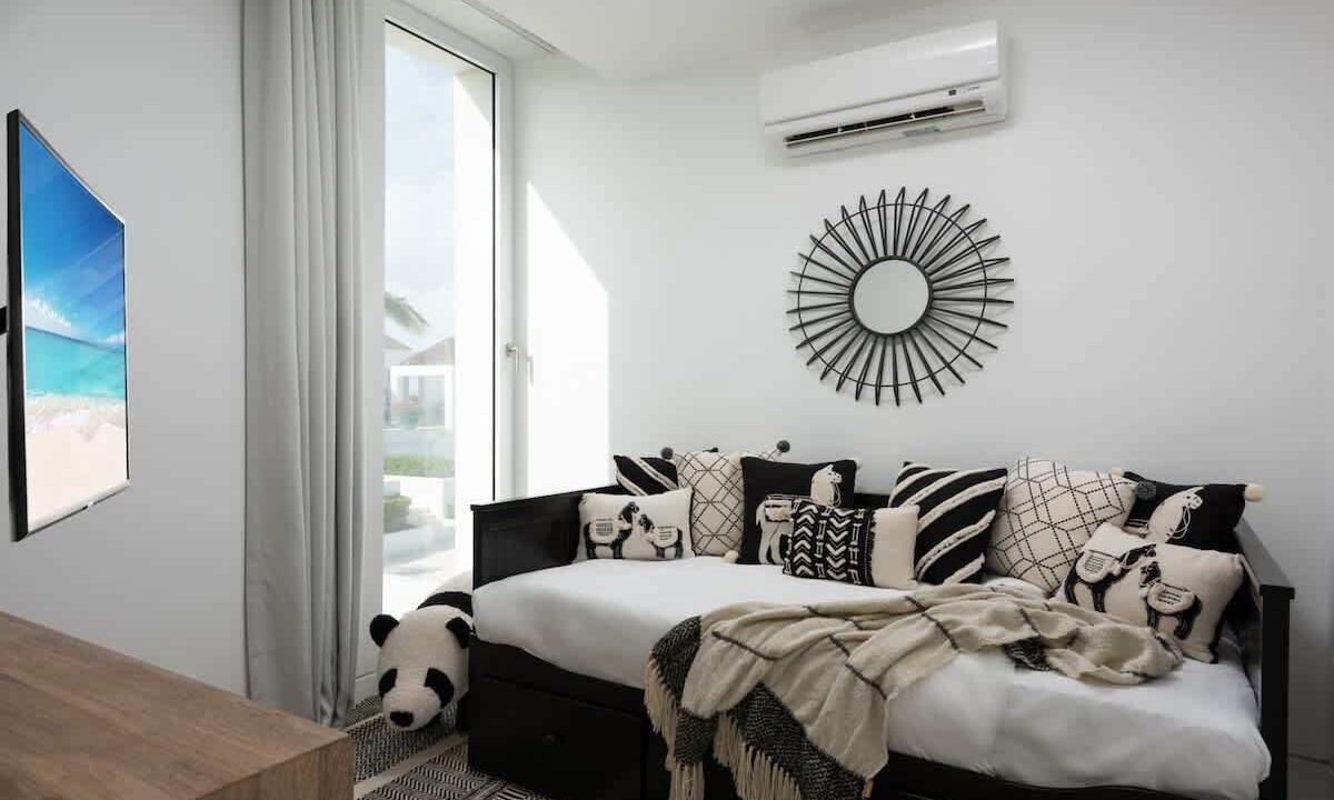 Photo of Bedroom in Leeward Settlement