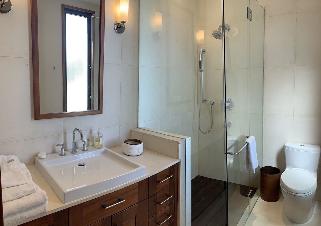 Photo of Bathroom in Leeward Settlement