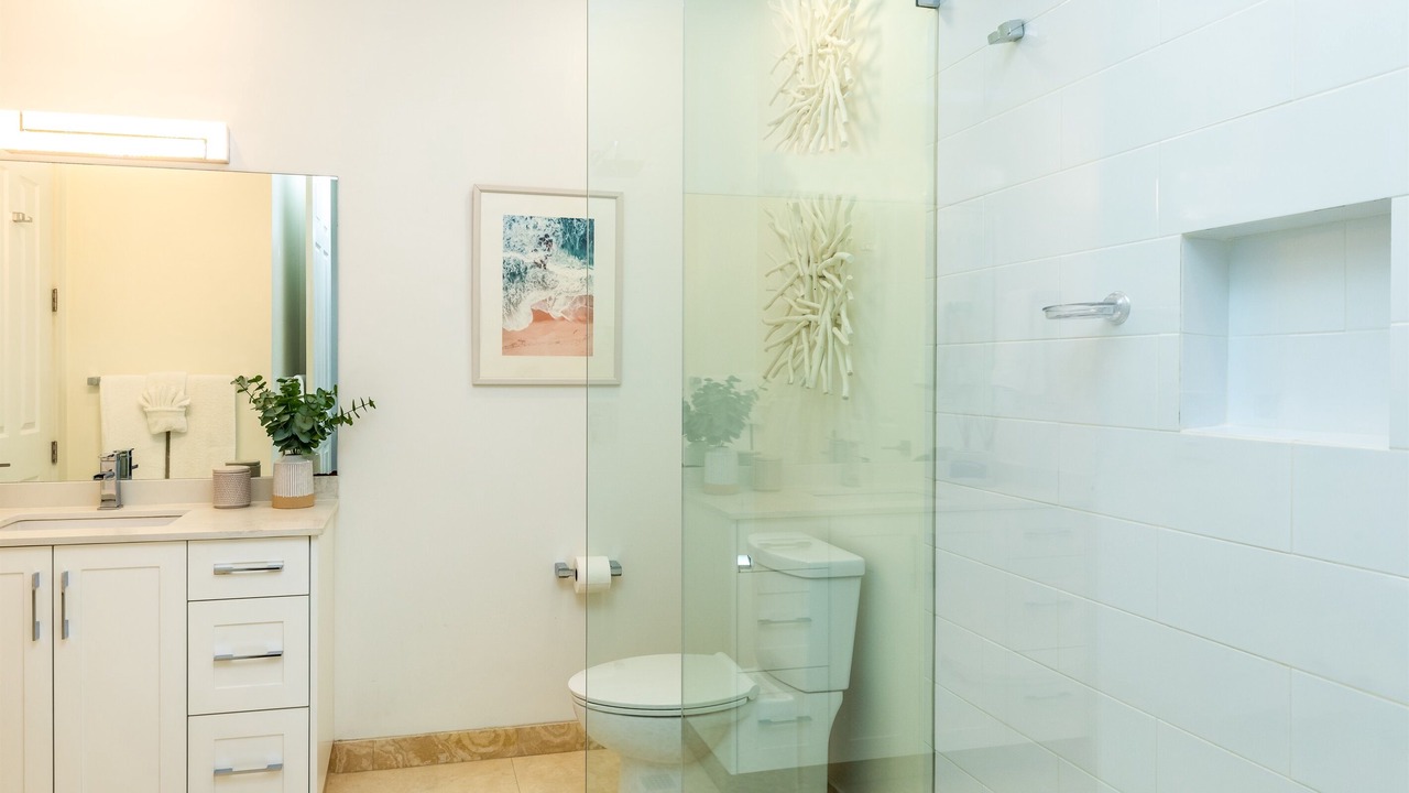 Photo of Bathroom in Leeward Settlement