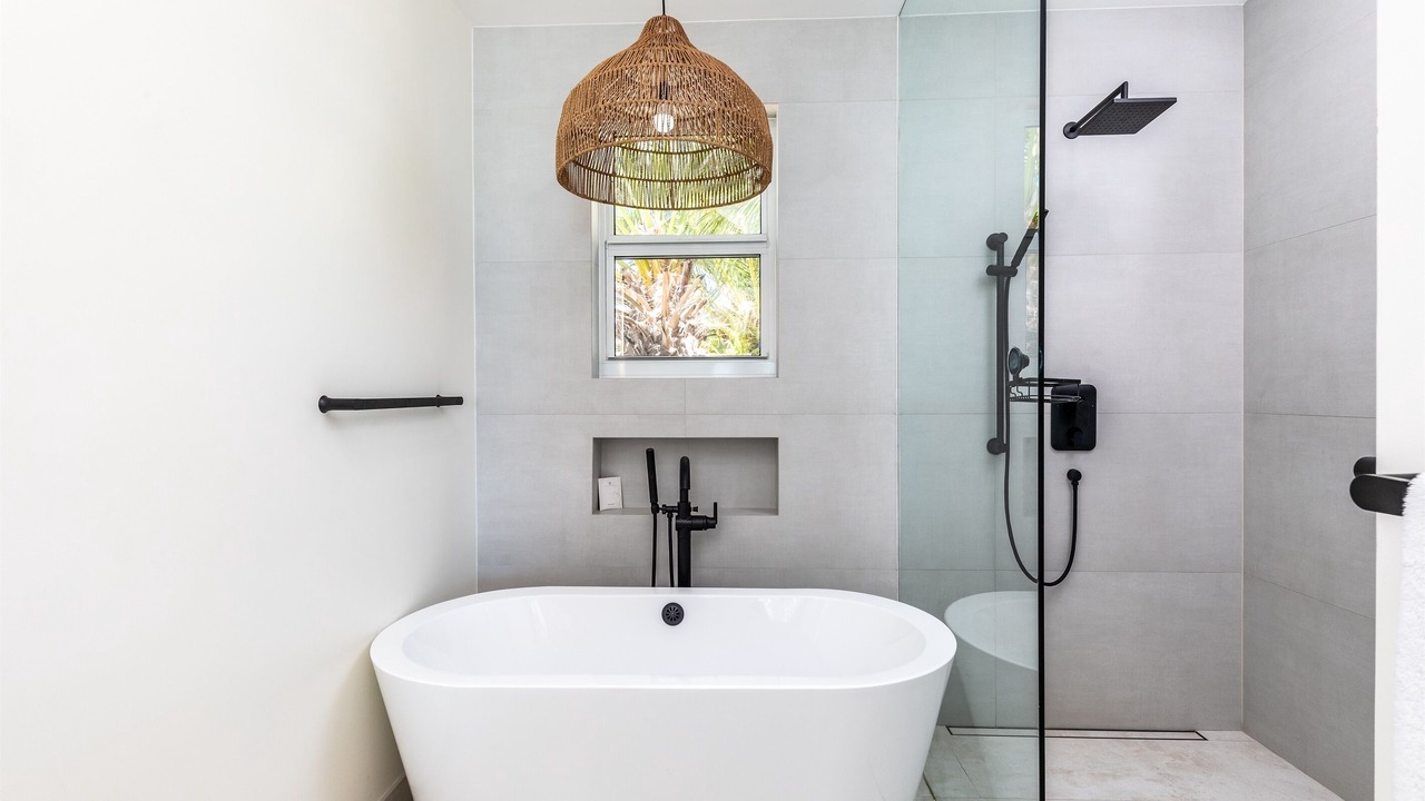Photo of Bathroom in Leeward Settlement