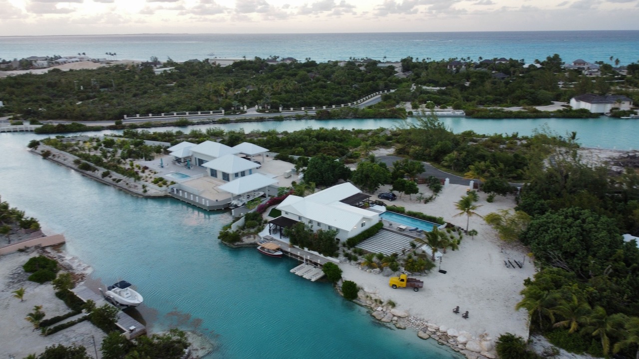 Photo of Others in Leeward Settlement