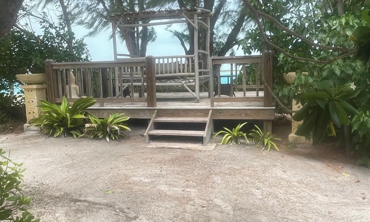 Photo of Outdoor in Leeward Settlement