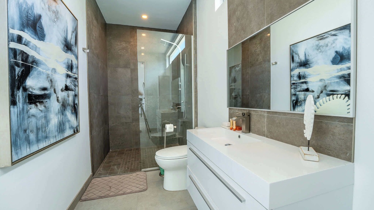 Photo of Bathroom in Long Bay