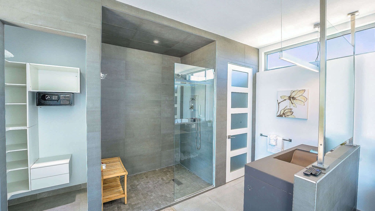Photo of Bathroom in Long Bay