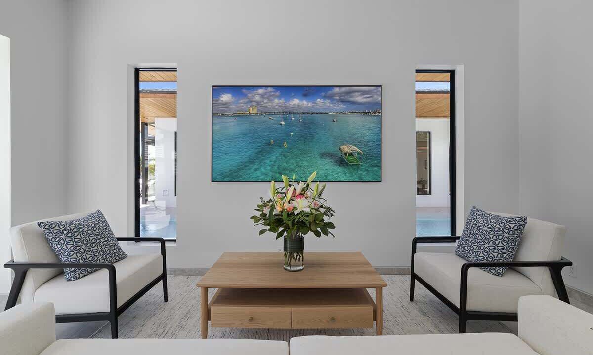 Photo of Livingroom in Leeward Settlement