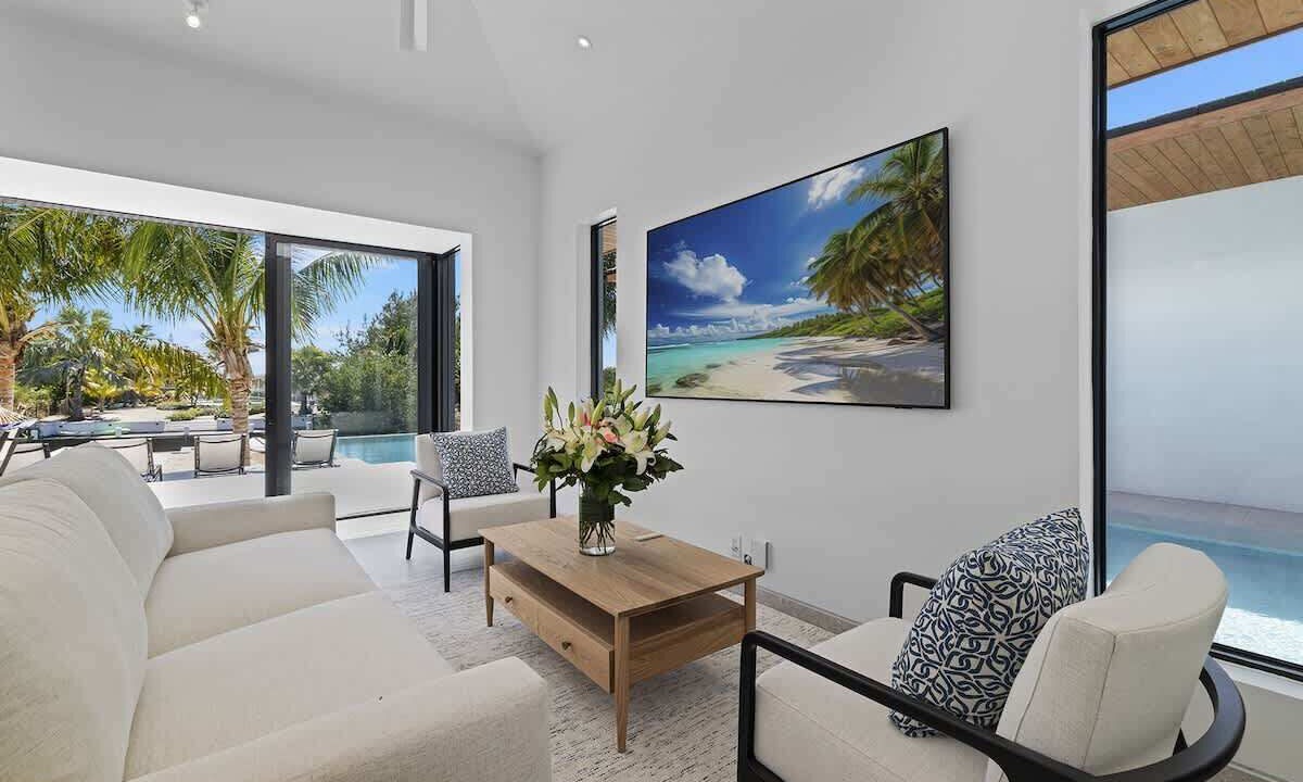 Photo of Livingroom in Leeward Settlement