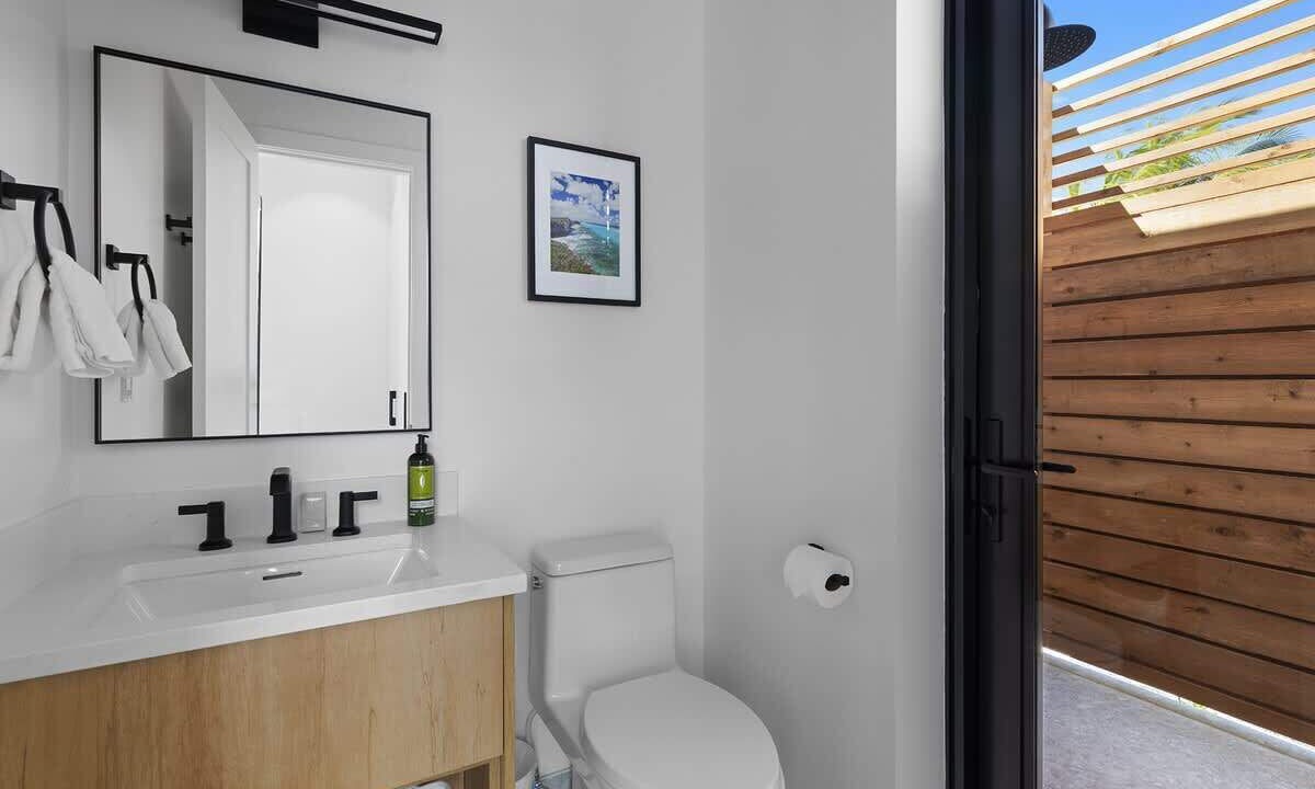 Photo of Bathroom in Leeward Settlement