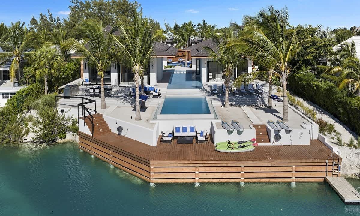 Photo of Outdoor in Leeward Settlement