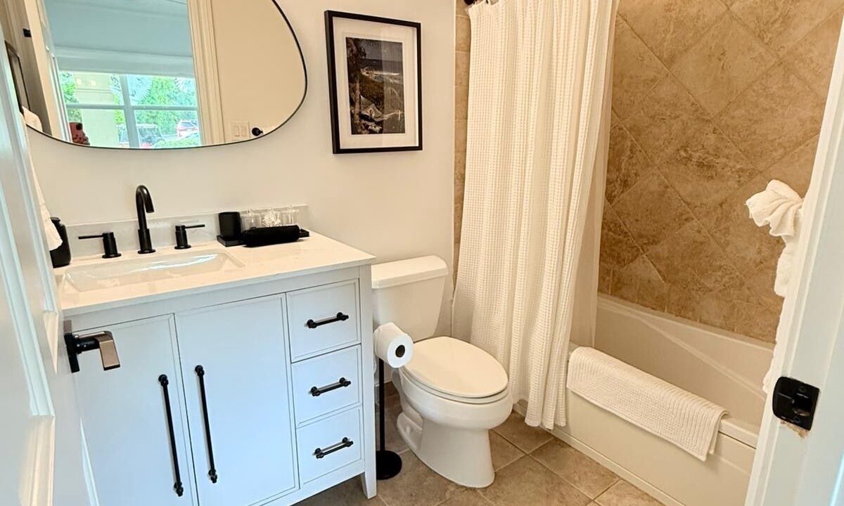 Photo of Bathroom in Leeward Settlement