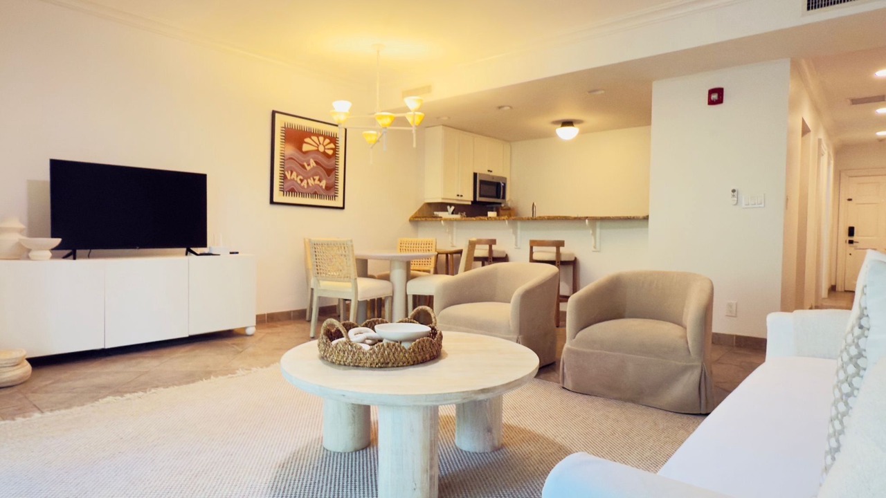 Photo of Livingroom in Leeward Settlement
