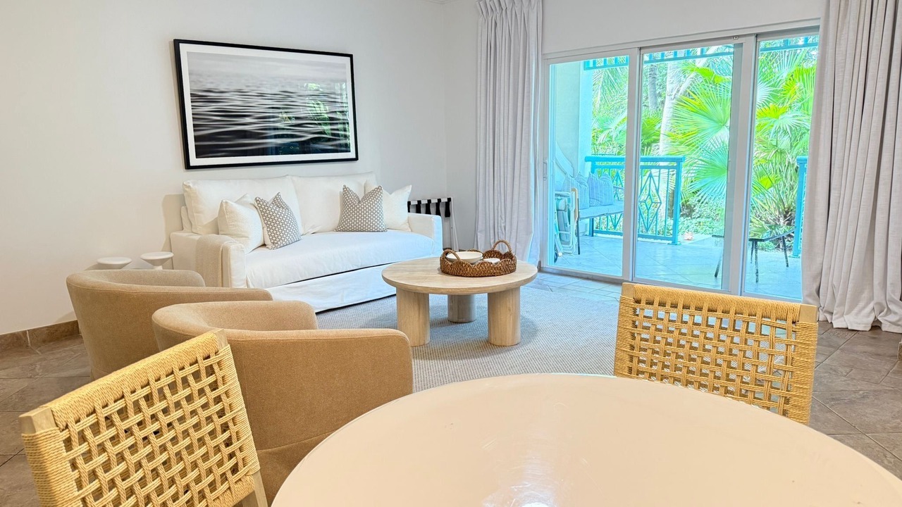 Photo of Livingroom in Leeward Settlement