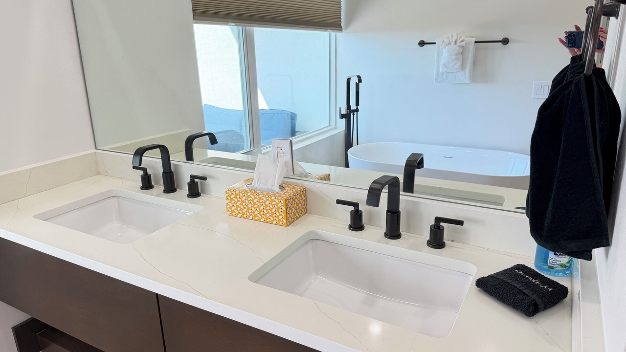 Photo of Bathroom in Long Bay Hills