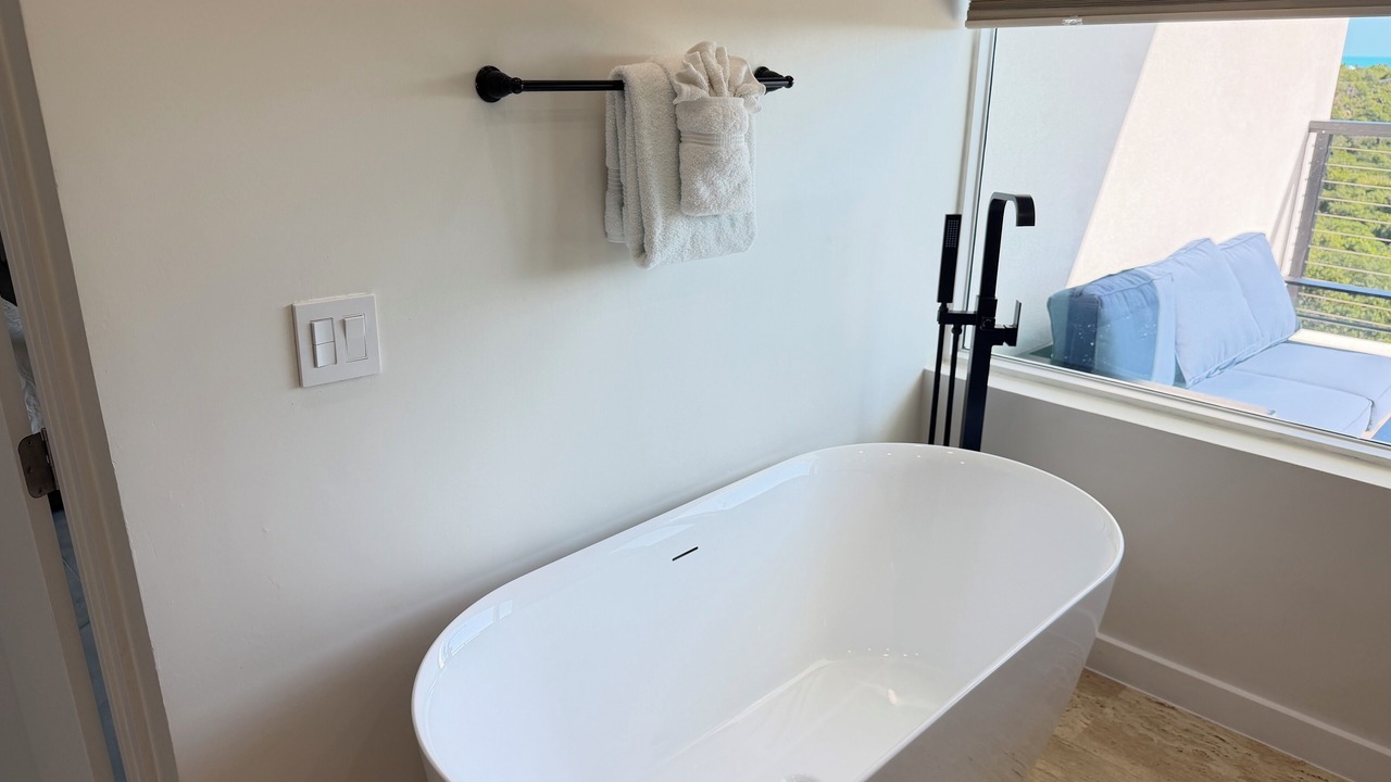 Photo of Bathroom in Long Bay Hills