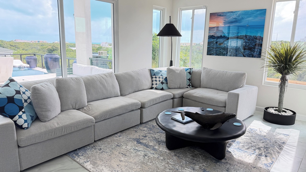 Photo of Livingroom in Long Bay Hills