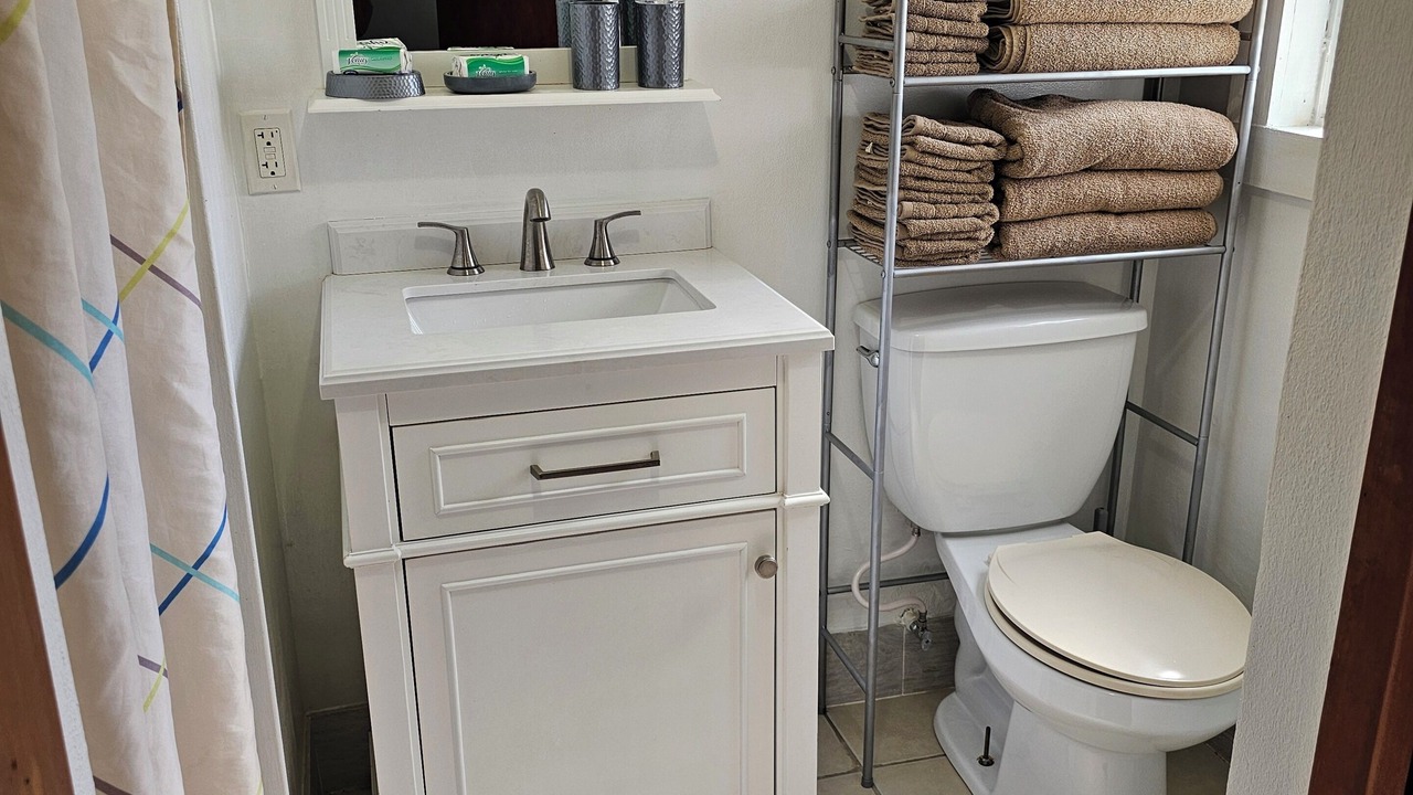 Photo of Bathroom in Cockburn Town