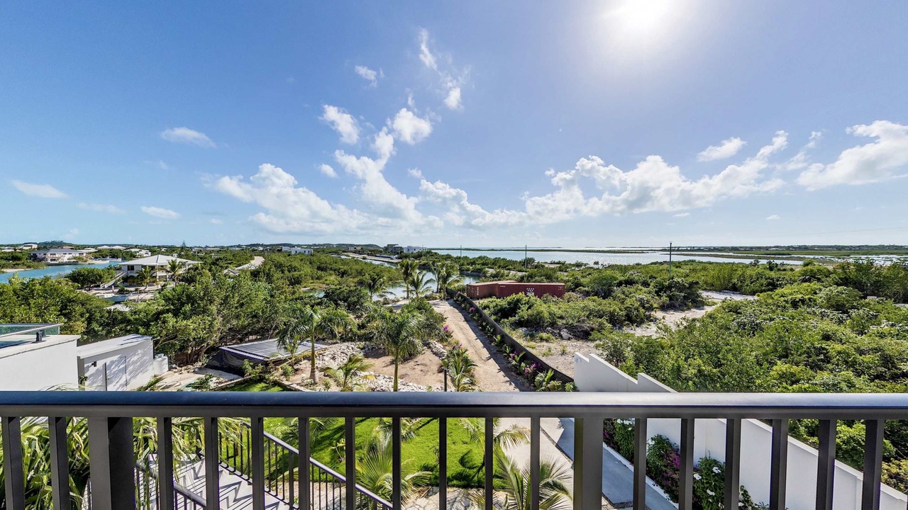 Photo of Patio Balcony in Discovery Bay
