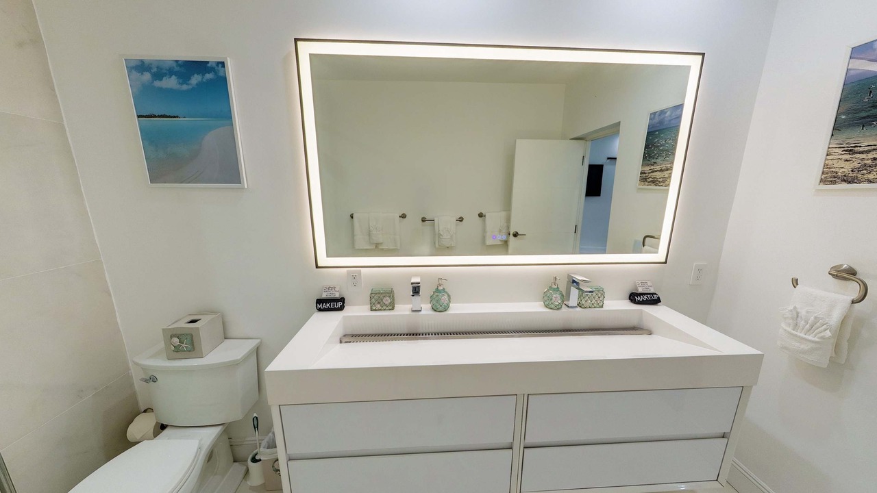 Photo of Bathroom in Discovery Bay