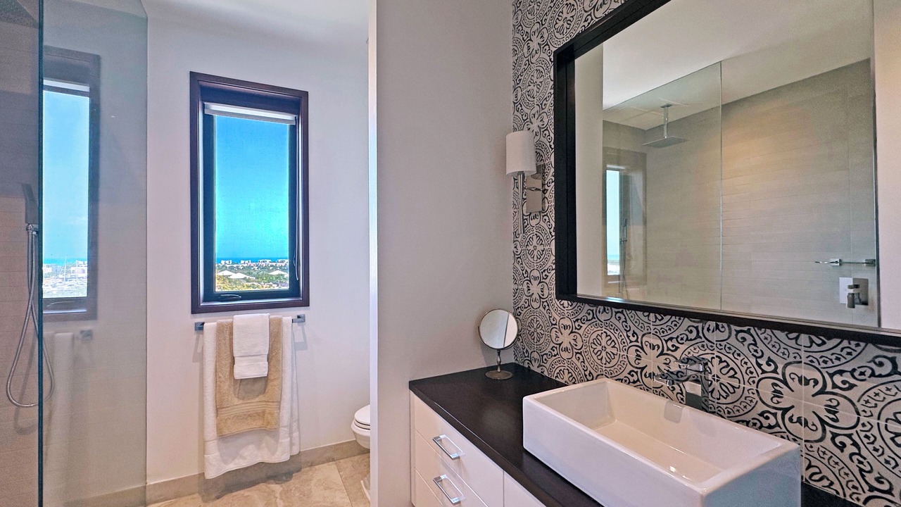 Photo of Bathroom in Long Bay Hills