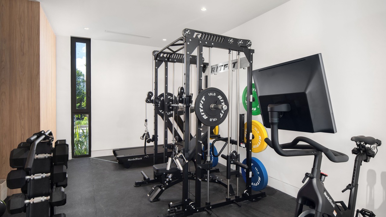 Photo of Others in Leeward Settlement