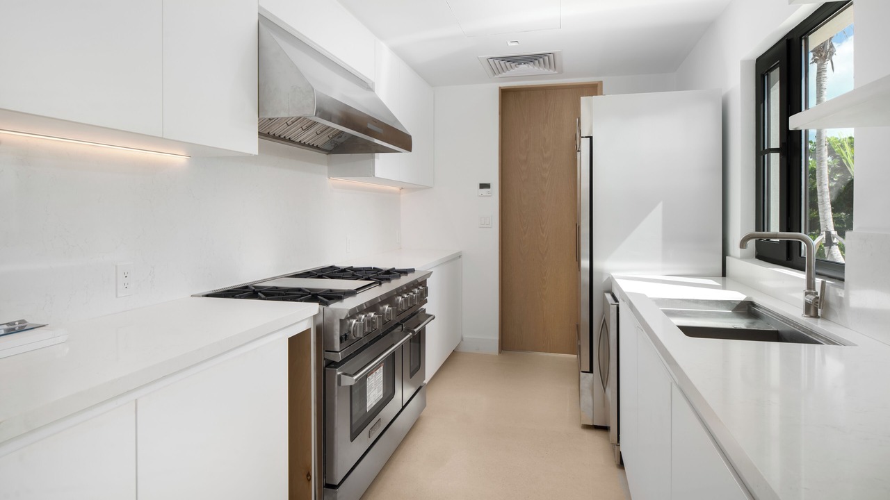 Photo of Kitchen in Leeward Settlement