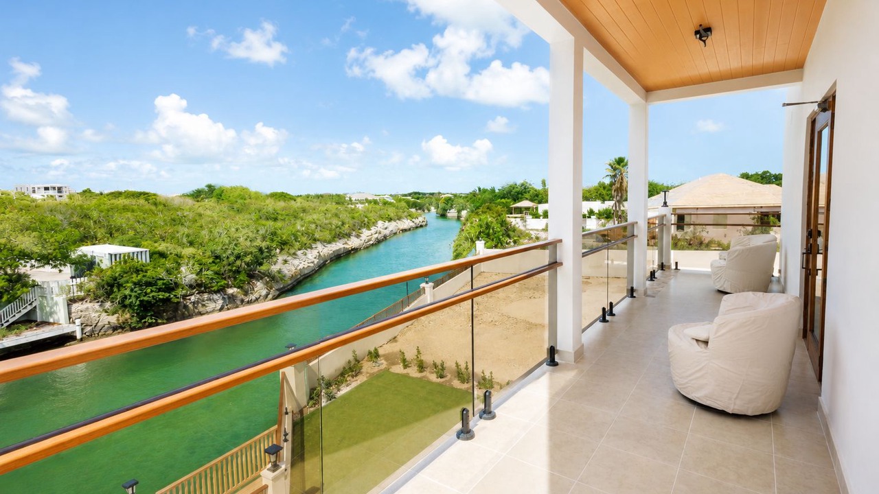 Photo of Others in Discovery Bay