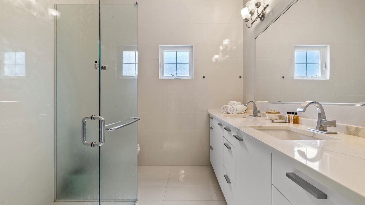 Photo of Bathroom in Long Bay